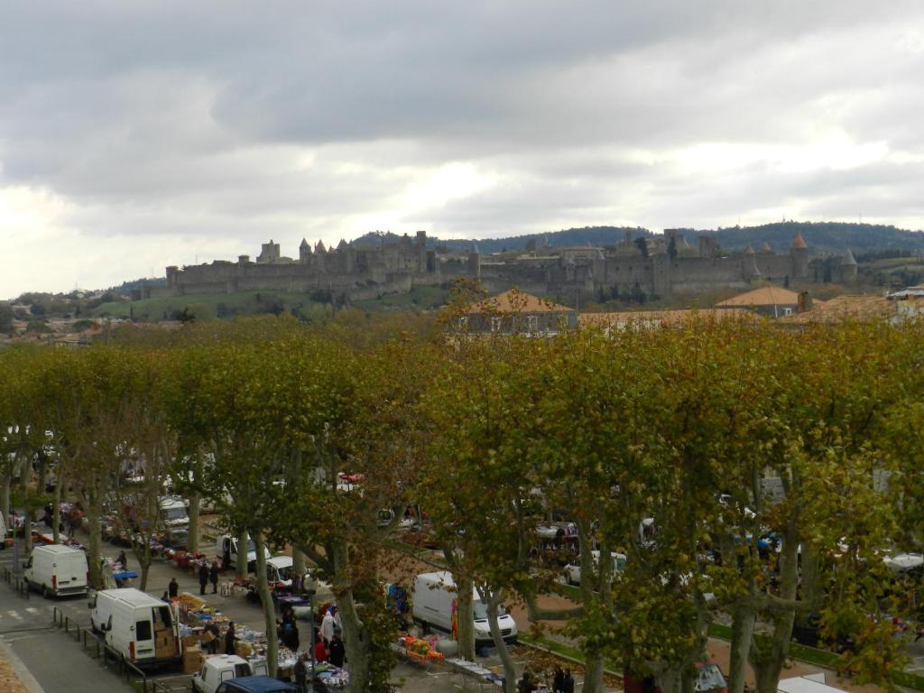 Appartement Le Saint Michel - Les Balcons De La Cite Carcassonne Bagian luar foto
