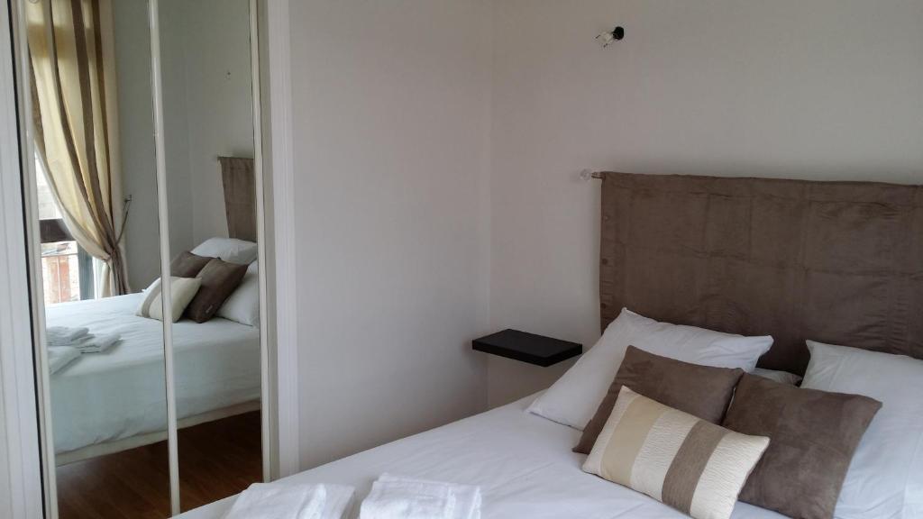 Appartement Le Saint Michel - Les Balcons De La Cite Carcassonne Bagian luar foto